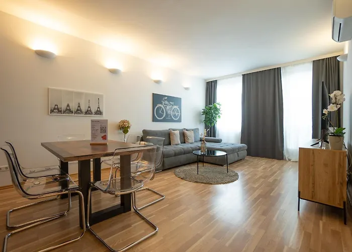 Charming With Balcony, Close To Stephansdom Cathedral * Vídeň